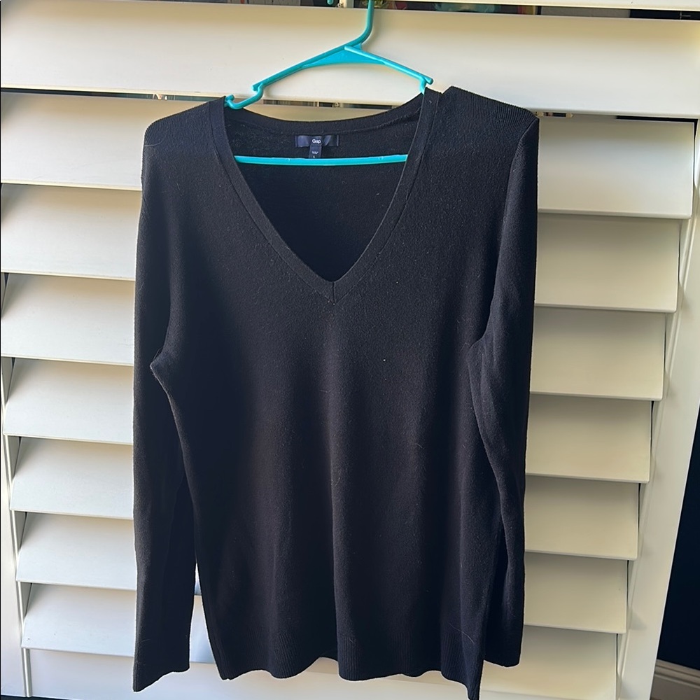 GAP Black V-Neck Lightweight Sweater